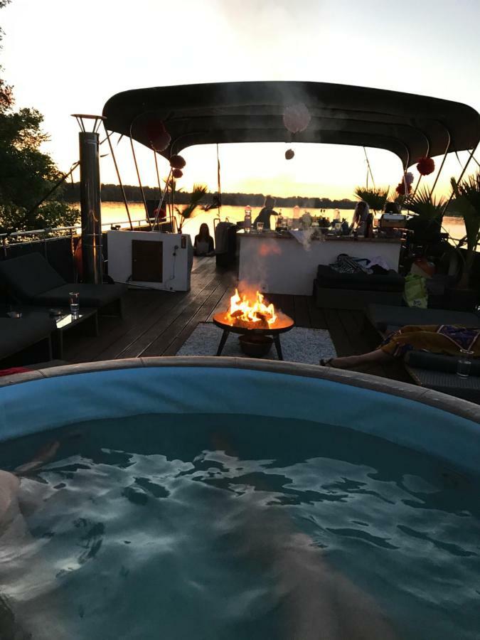 Hotel Hausboot DeLuxe à Berlin Extérieur photo